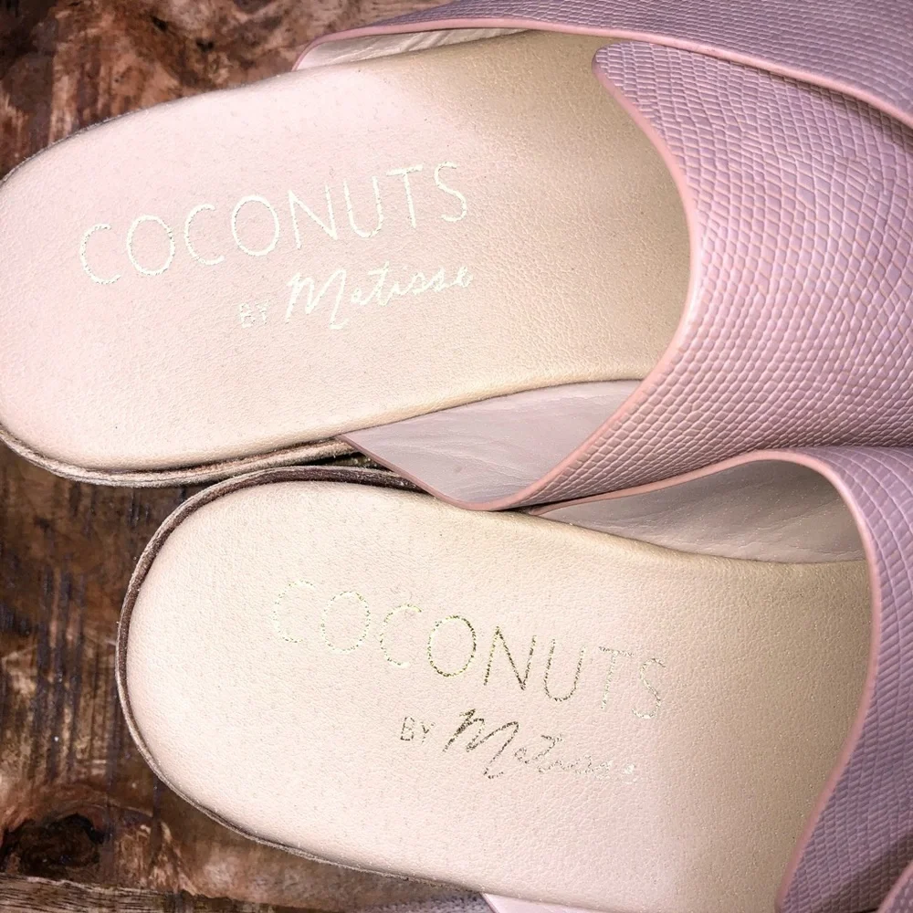 ✅ Anthro Coconuts by Matisse Study Wedges in‎ Blush